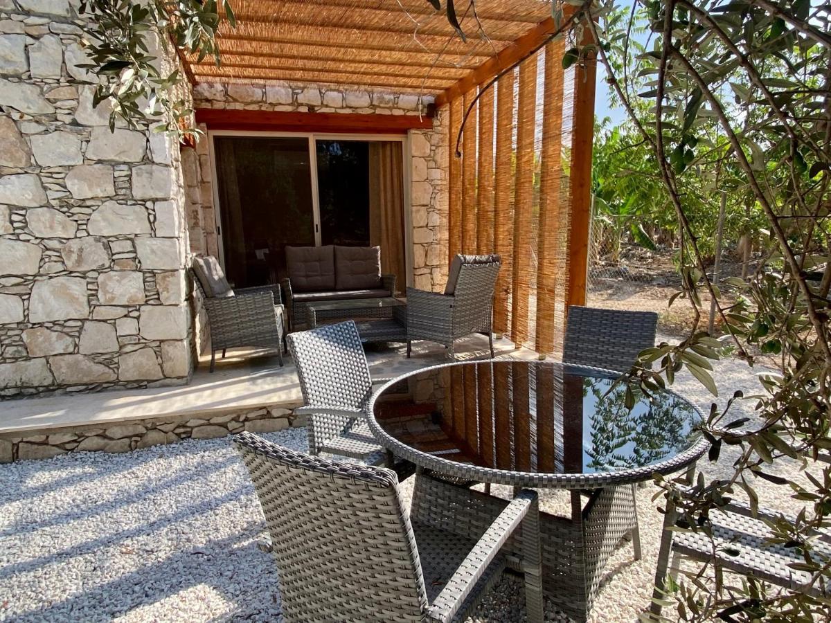 Ammos Luxury Suits And Residences Peyia Exterior photo
