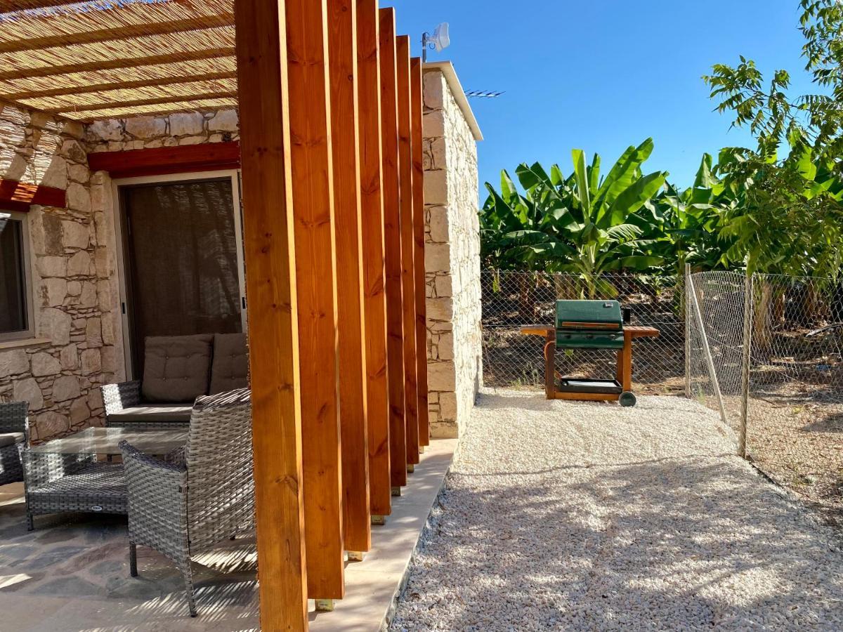Ammos Luxury Suits And Residences Peyia Exterior photo