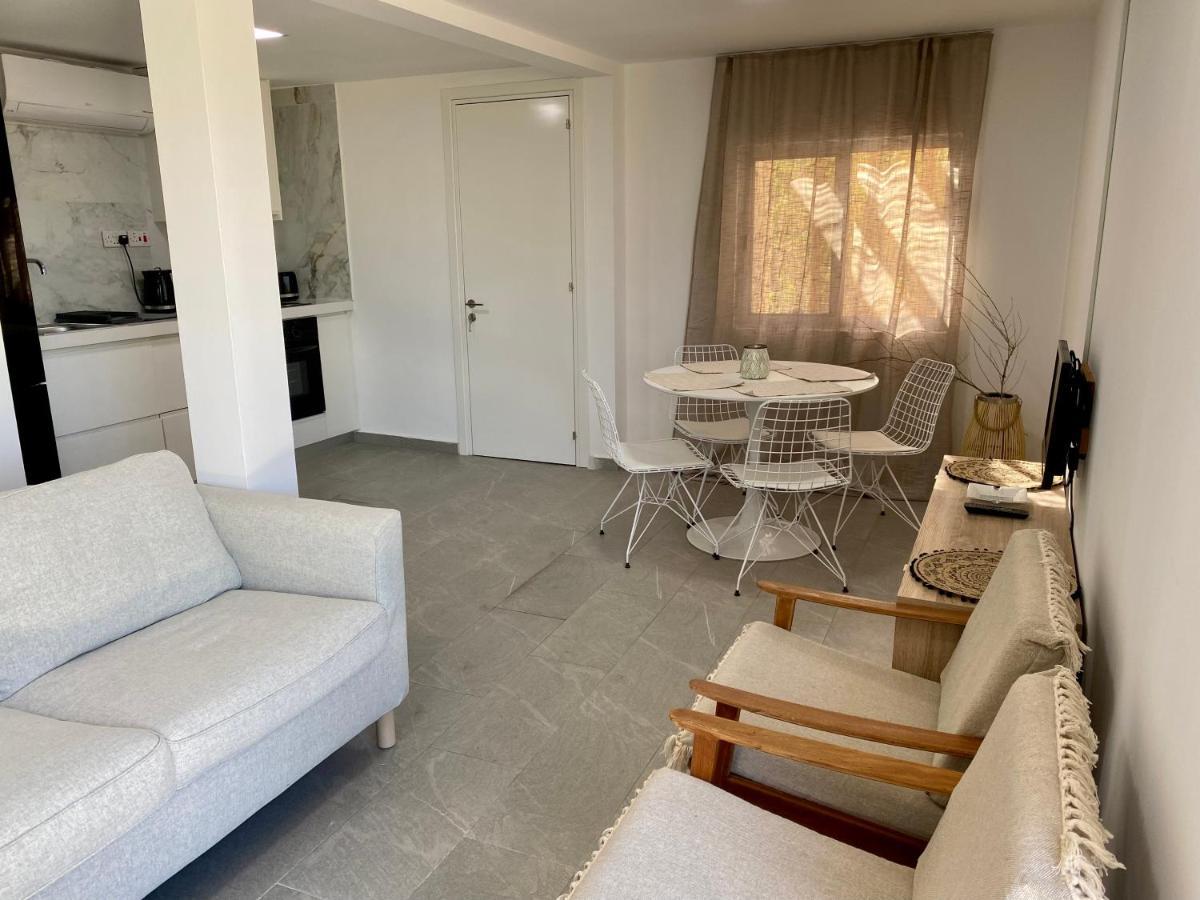 Ammos Luxury Suits And Residences Peyia Exterior photo