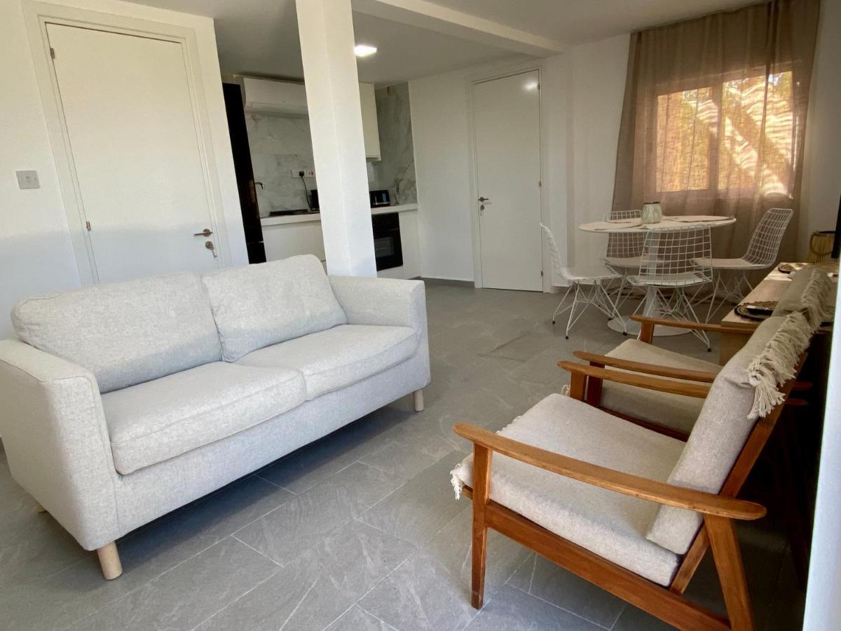 Ammos Luxury Suits And Residences Peyia Exterior photo